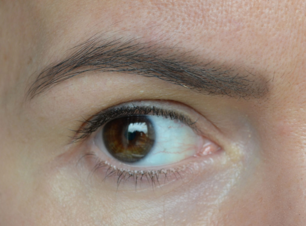 Comment s'épiler les sourcils soi-même - Les Sens de Capucine